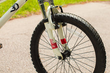 Load image into Gallery viewer, Dynacraft Throttle 20 - Inch Boys BMX Bike for Age 7 - 14 Years